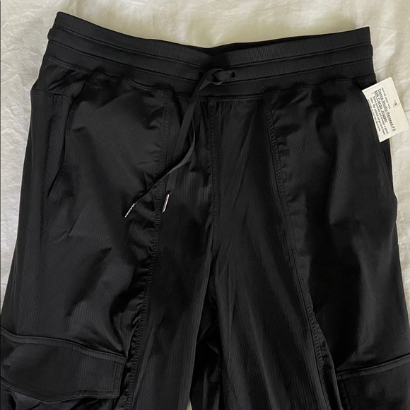 🆕 Lululemon Dance Studio Relaxed-Fit Mid-Rise Cargo Jogger in Black • Medium - Picture 10 of 10